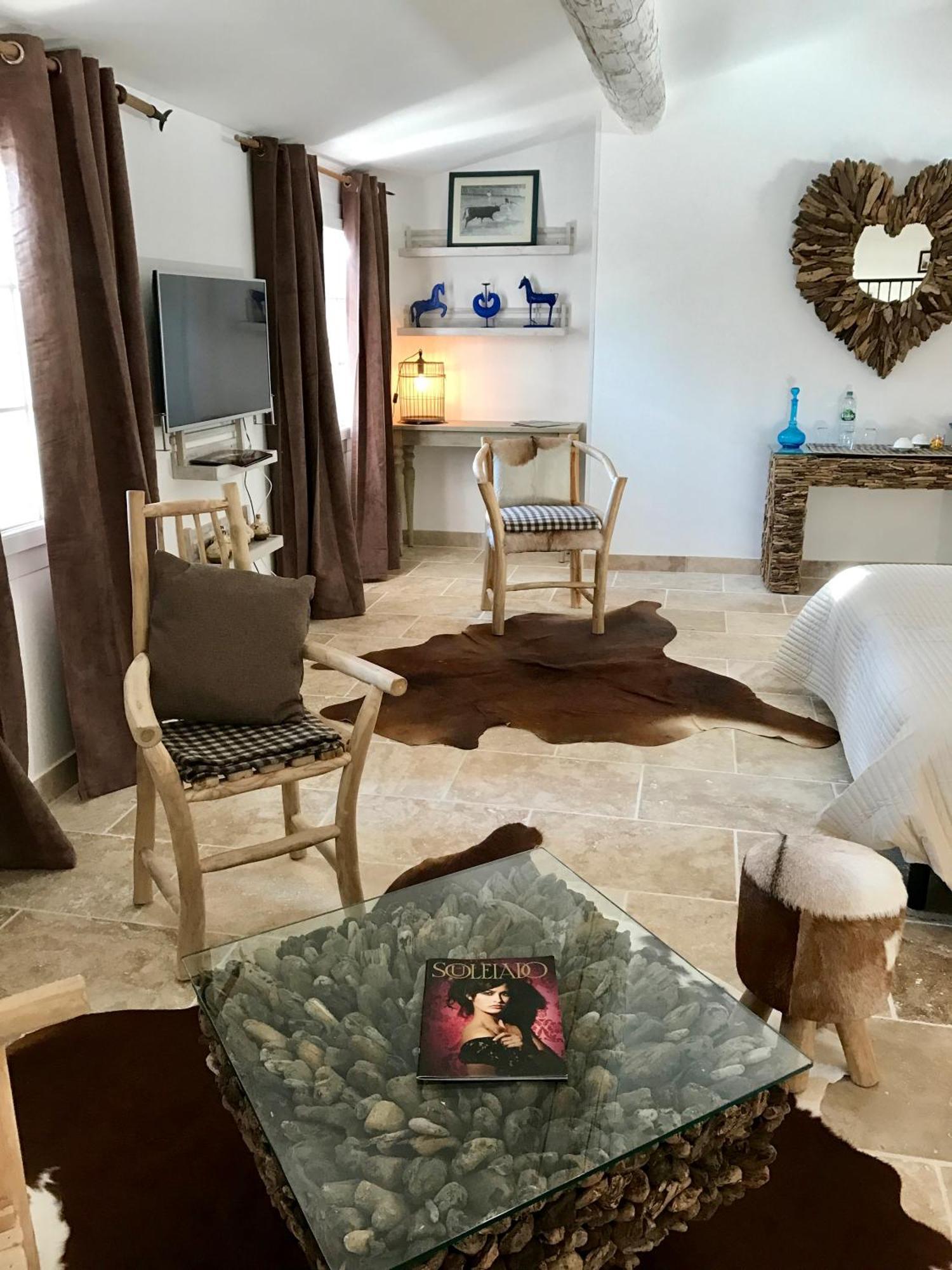 Bed and Breakfast Mas Du Grand Bordes Сен-Лоран-Д'Эгуз Экстерьер фото